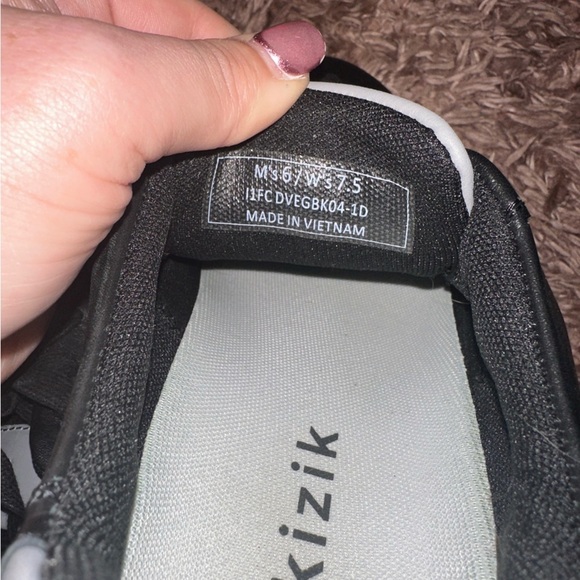 Kizik Black Leather slip on Sneakers M 6 W 7.5 comfort shoe casual athleisure - Picture 5 of 6